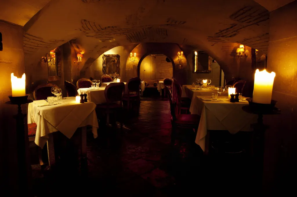 Beach Blanket Babylon — commercial and interiors photograph in London, UK, frame 13 of 44.